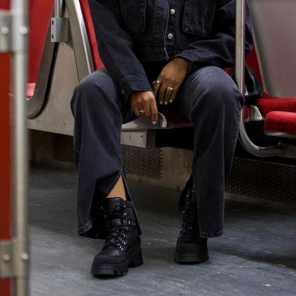 NIB Cougar Suma Waterproof Boot (Women) Black Lugged Sole - Picture 7 of 9